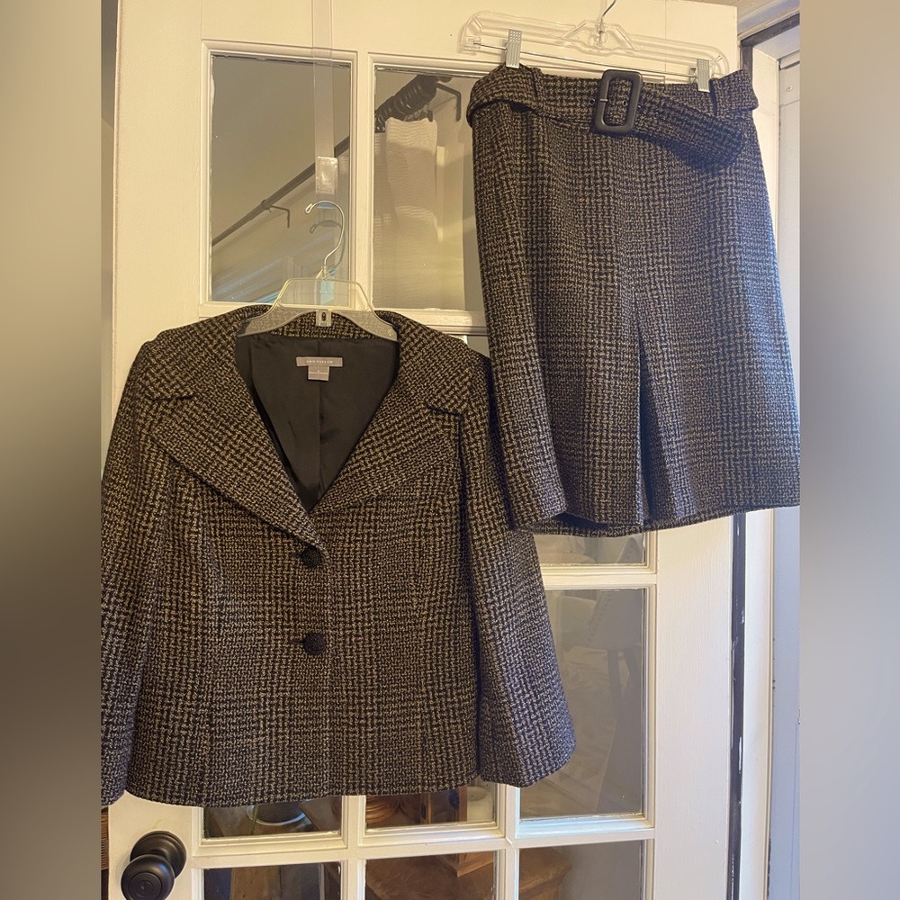 Ann Taylor 2PC Blazer with Skirt SZ 6